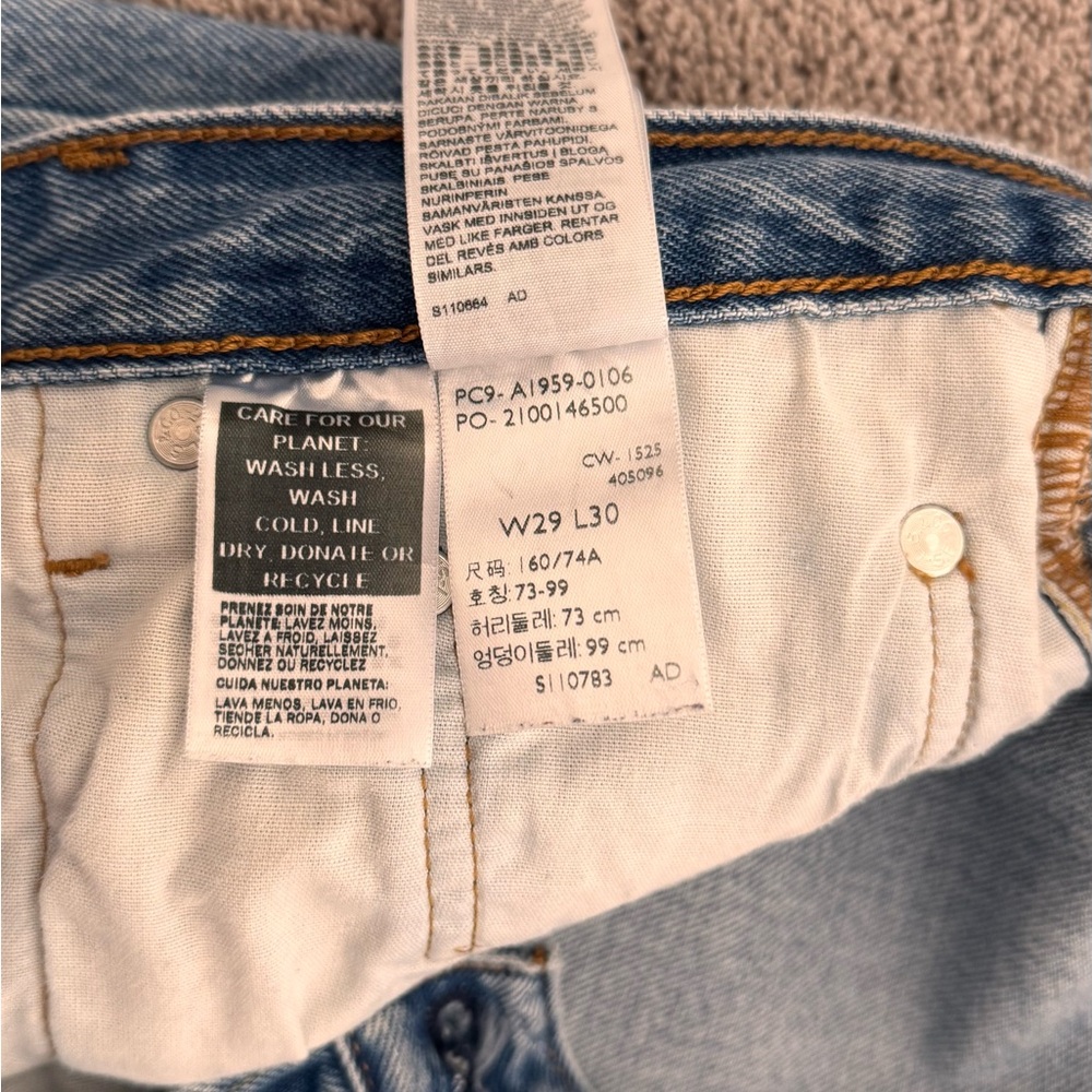 501 ‘90s Levi's Light Blue Straight Leg Jeans - Picture 5 of 6